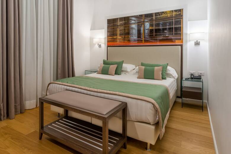 Hotel Les Diamants Spanish Steps Suite