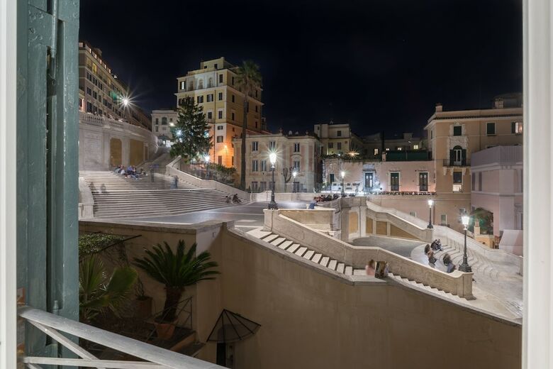 Hotel Les Diamants Spanish Steps Suite