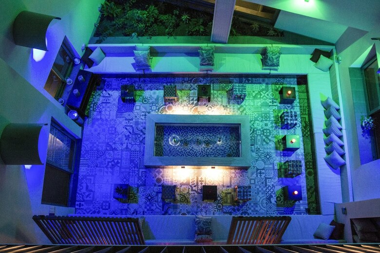 Urbano Hotel By Roots