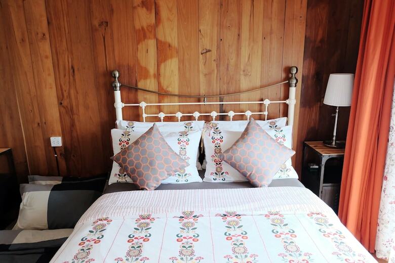 Hotel Rimrabeang Amphawa Cafe And Suite
