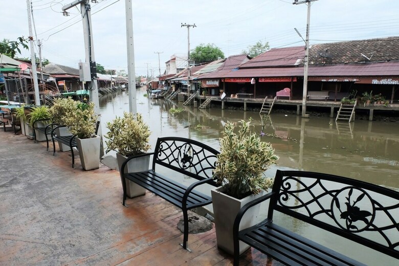 Hotel Rimrabeang Amphawa Cafe And Suite