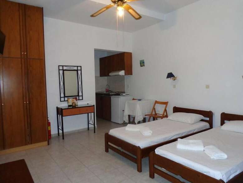 Apartamentos Nicholas Beach Studios