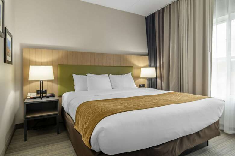 Hotel Comfort Inn & Suites
