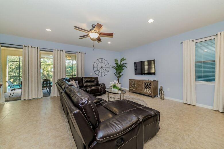 Windsor At Westside Resort By Global Resort Homes