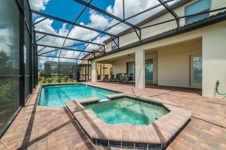 Windsor At Westside Resort By Global Resort Homes