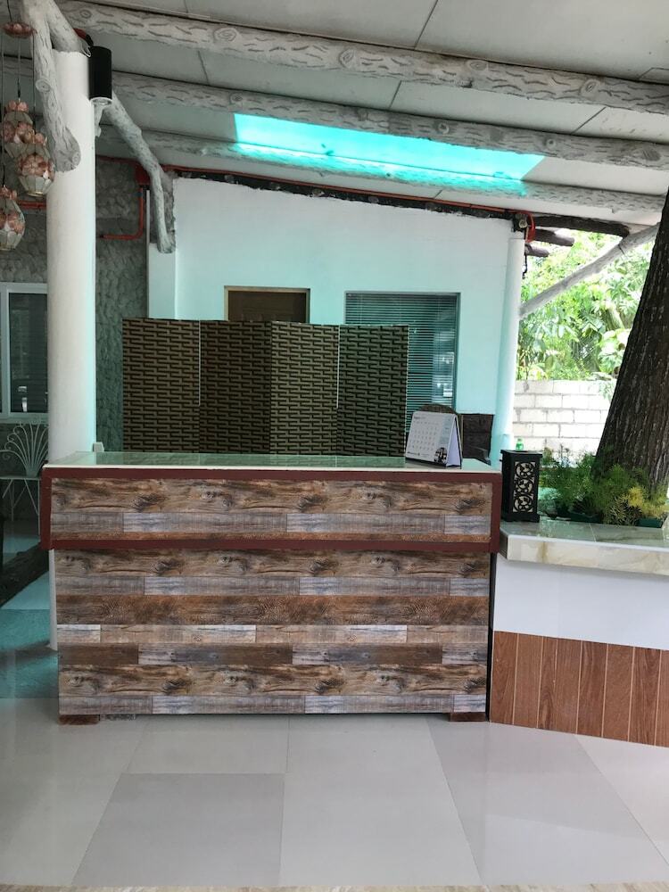Hotel Santander Pebbles Beach Resort
