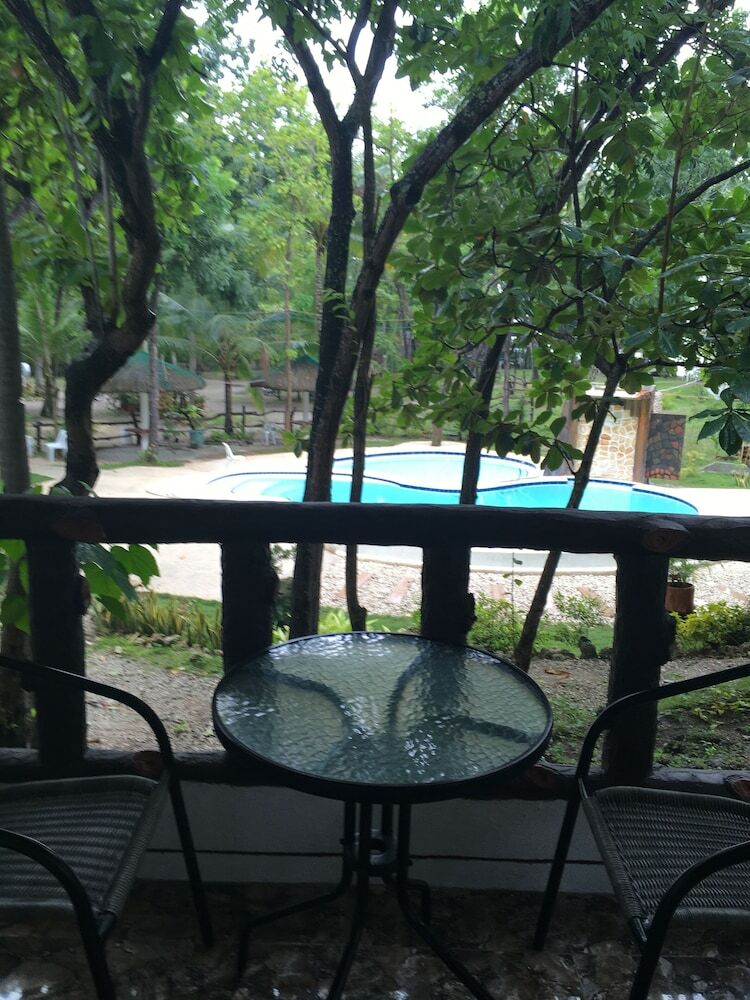 Hotel Santander Pebbles Beach Resort