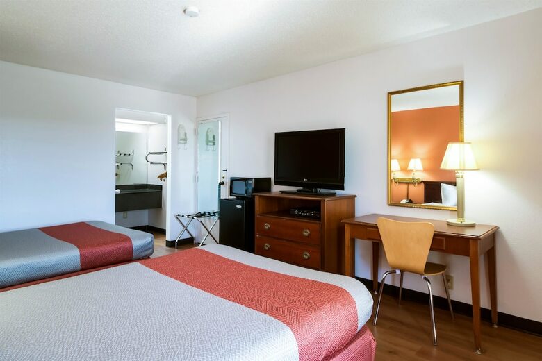 Motel 6 Metter, Ga