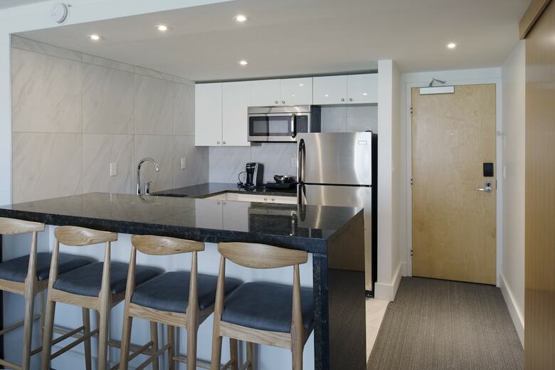 West Wing Hotel, Ascend Hotel Collection