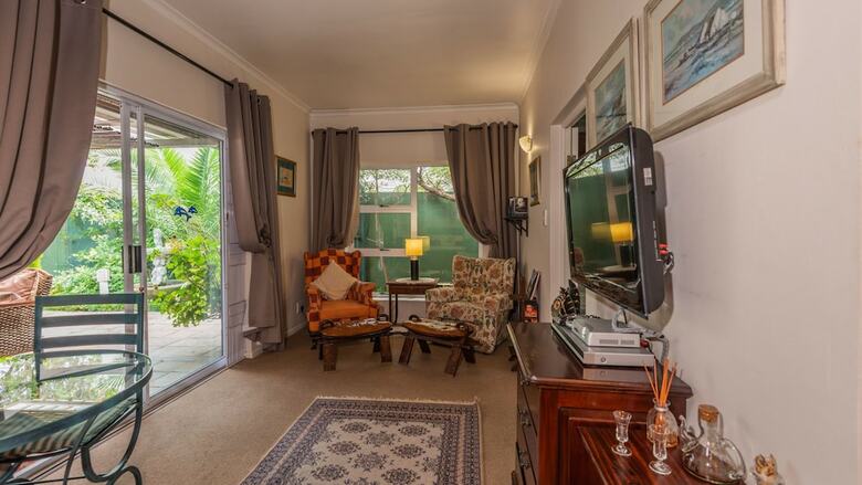 Hotel Brown Jug Guest House