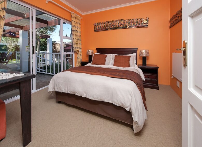 Hotel Brown Jug Guest House