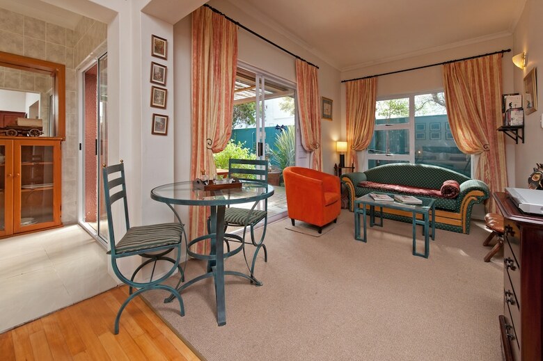 Hotel Brown Jug Guest House