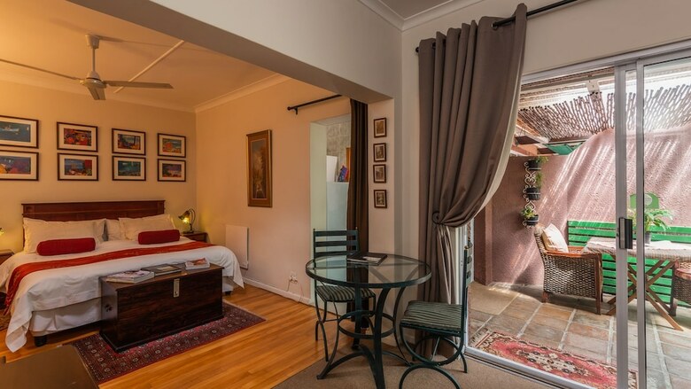 Hotel Brown Jug Guest House