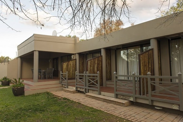 Hotel The Suburban