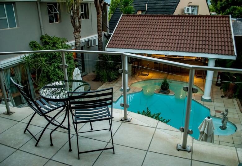 Hotel Cocomo Guesthouse, Spa And Conference Centre