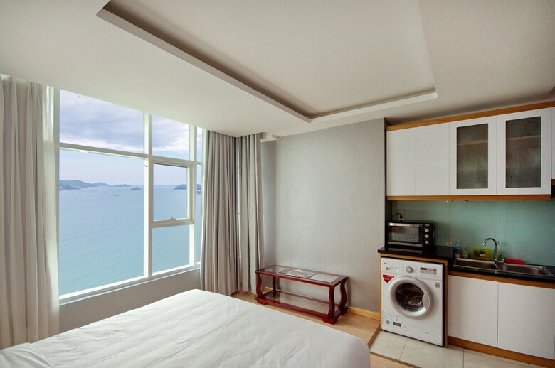 Handy Holiday Nha Trang Beach Apartment