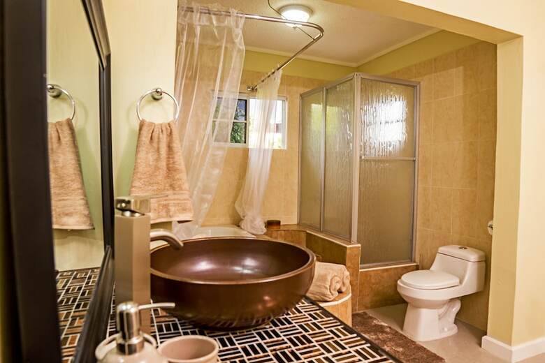 Skyview Manor Guest Apartments