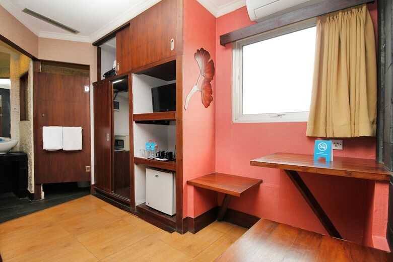 Hotel Airy Cikarang Singaraja Bekasi