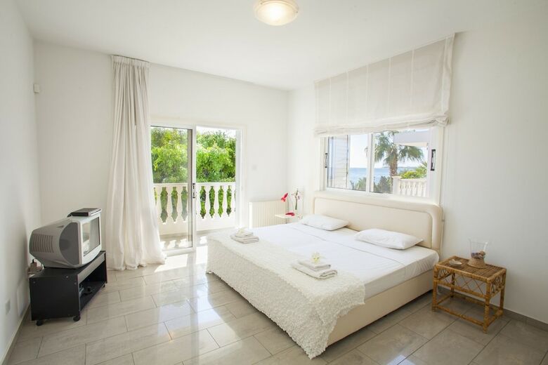 Meneou Beachfront Villa Sunset
