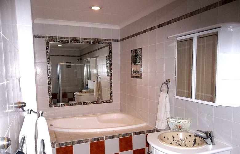 Bed & Breakfast Ikhaya Guest House