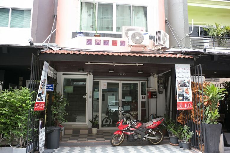 Hotel Zen Rooms Mahajak Residence
