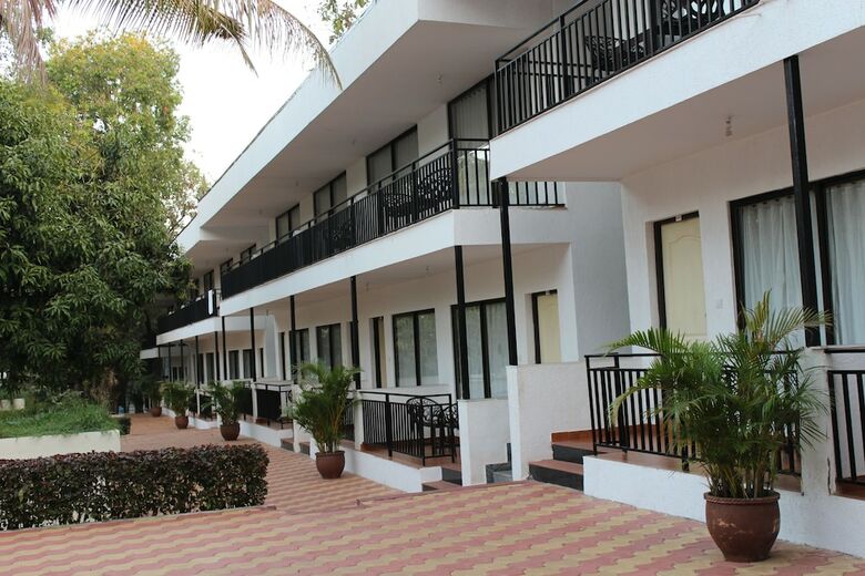 Hotel Le Pearl Goa Resort & Spa