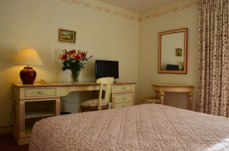 Hotel H�tel Om�ga