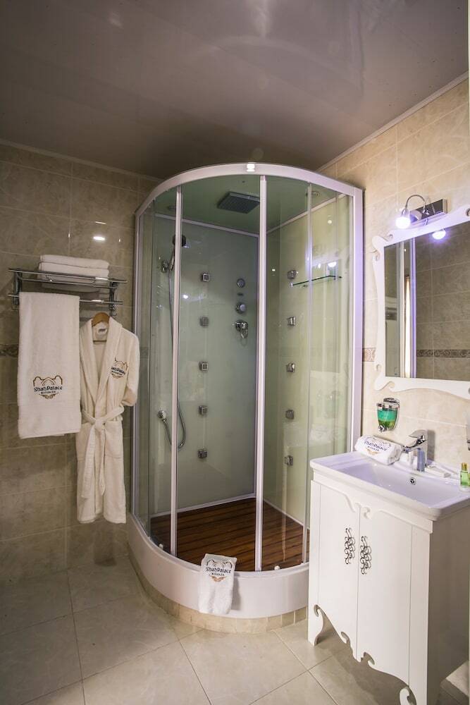 Shah Palace Hotel