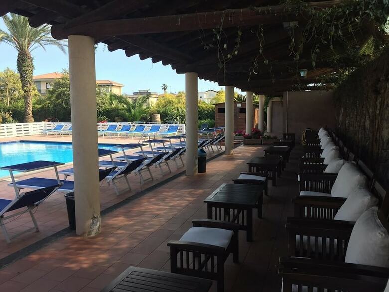 Hotel Etna
