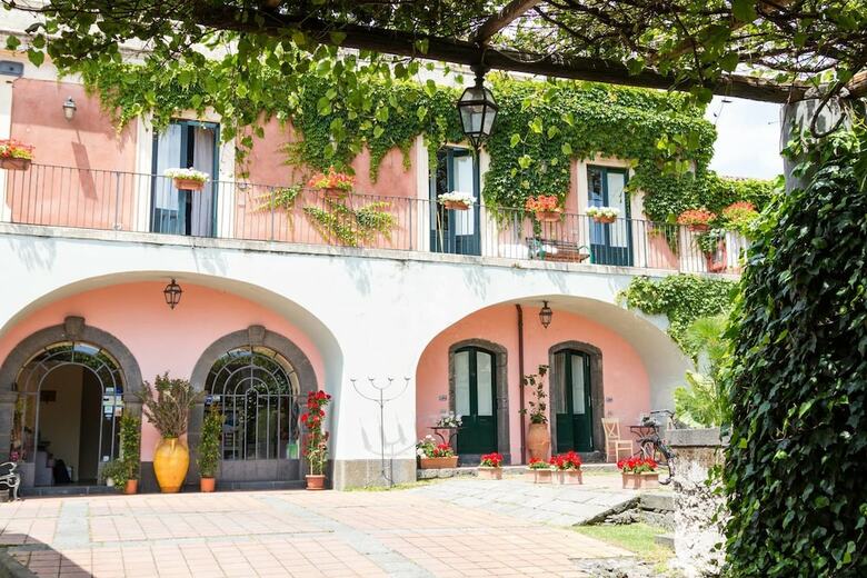 Hotel Etna