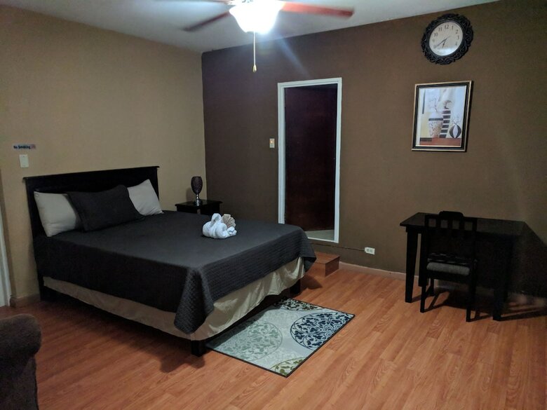 Hotel Rockhampton Retreat Guest House
