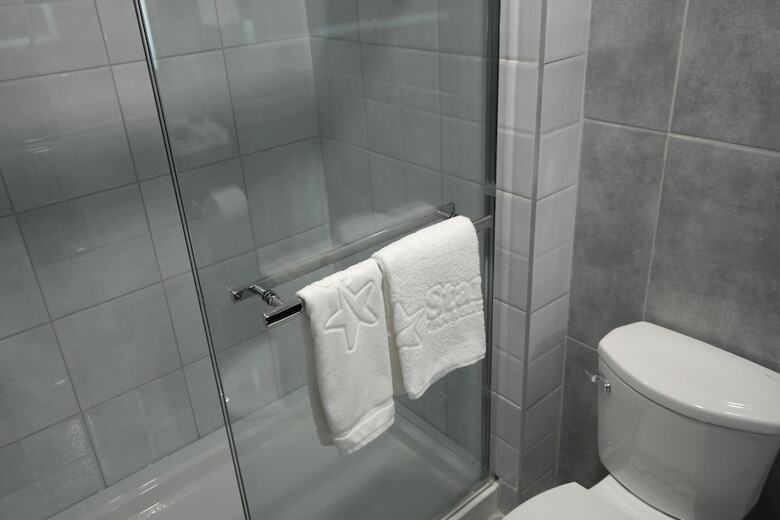 Hotel Stars Inn Edmonton Airport