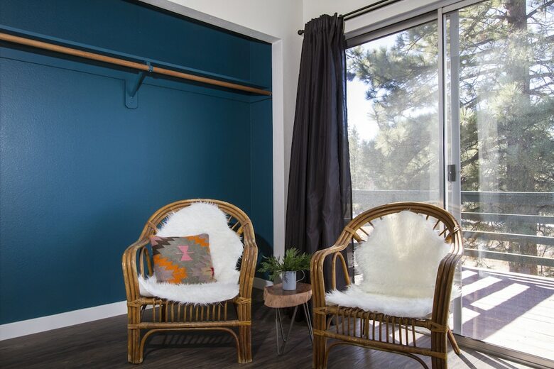 Cabana Noon Lodge At Mallard Bay