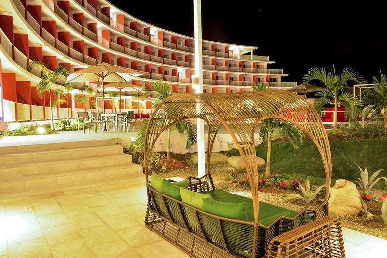 Hotel Royal Decameron Cornwall Beach All Inclusive