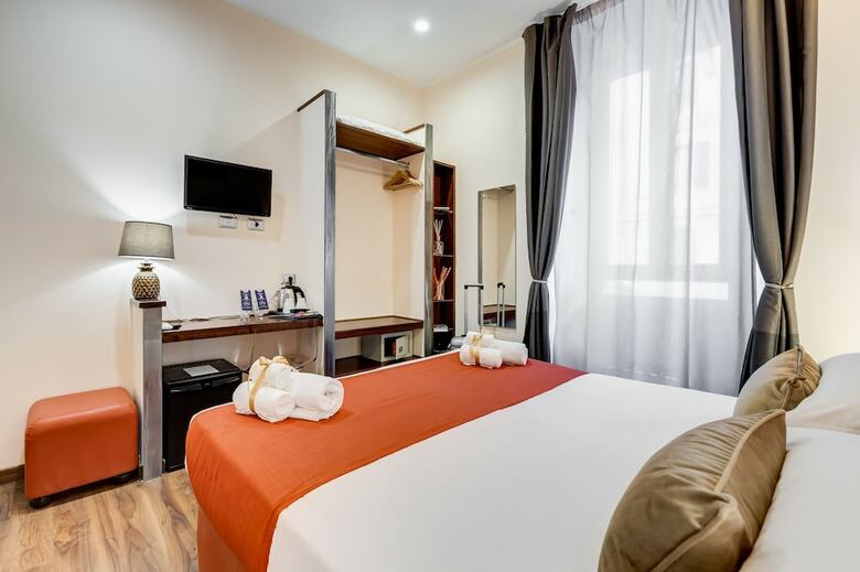 Hotel Lhr Coliseum B&B