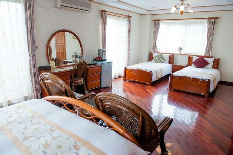 Hotel Deep Breathing B&B
