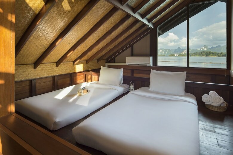 Hotel 500 Rai Khao Sok Floating Resort