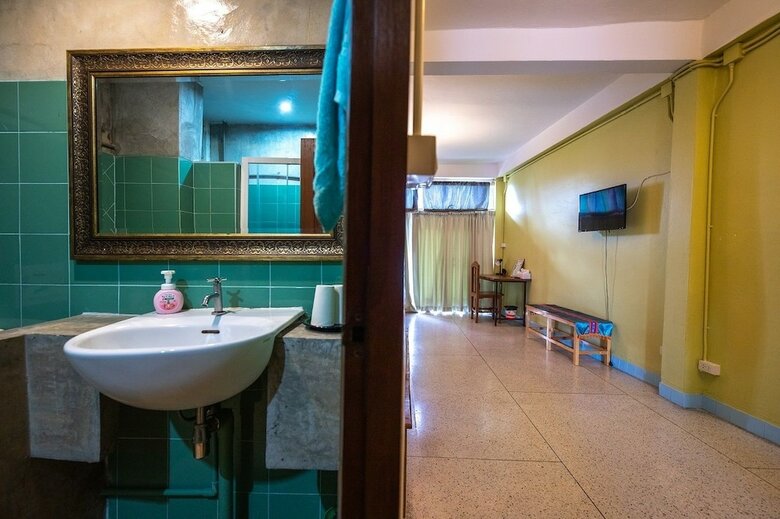 Hotel At Phra Sing