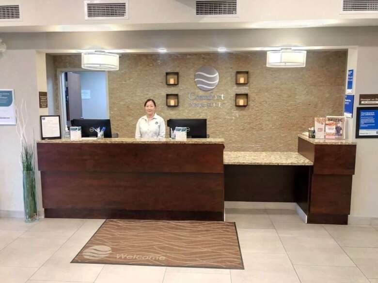 Hotel Comfort Inn & Suites