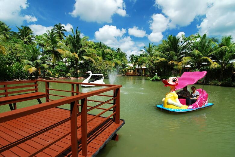 Hotel Baan Amphawa Resort & Spa