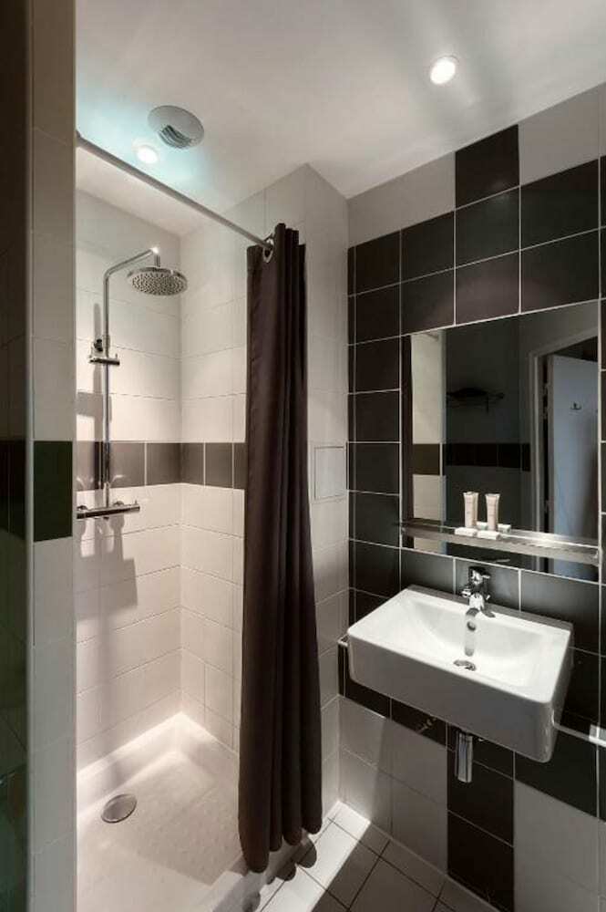 Hostal Les Piaules Hostel