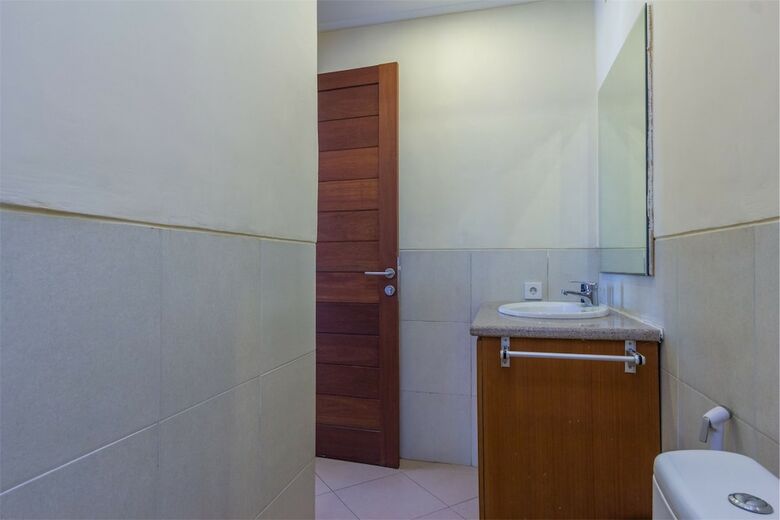 Hotel Reddoorz @ Tegal Sari Berawa