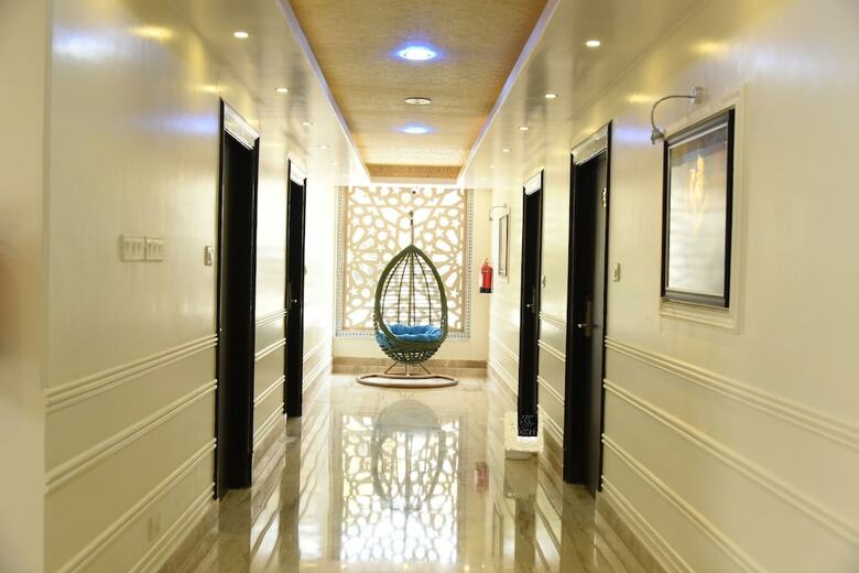 Hotel White Mushroom Jaipur V-inn