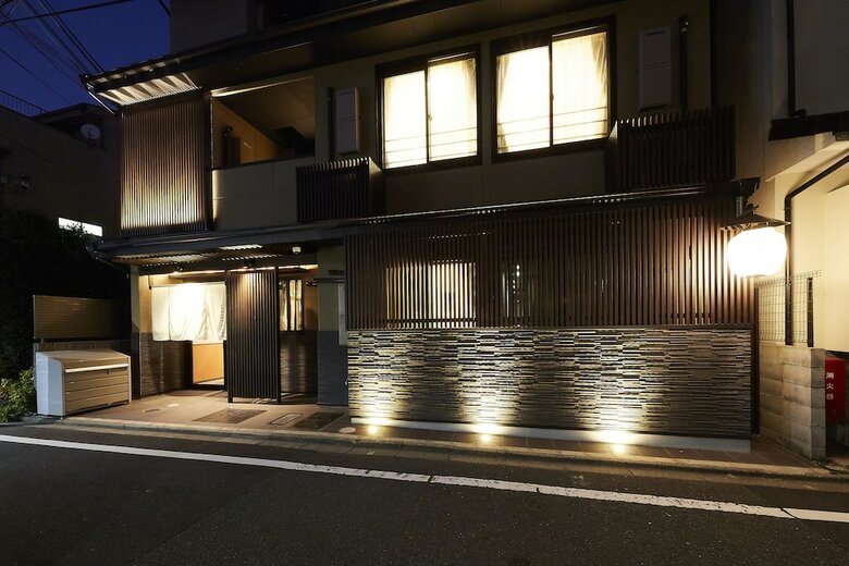 Apartamentos Rinn Nijo Castle