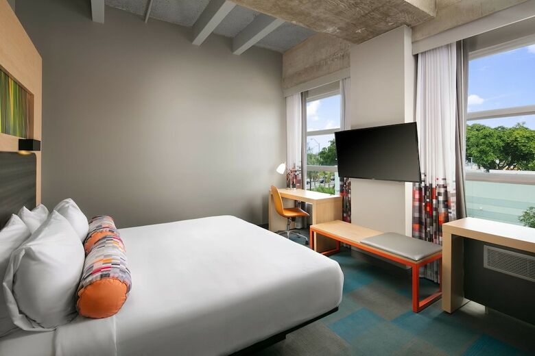 Hotel Aloft Miami Airport