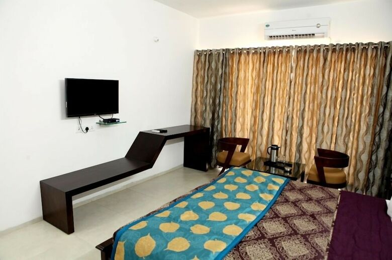 Hotel Shri Saibaba Satsang Mandal