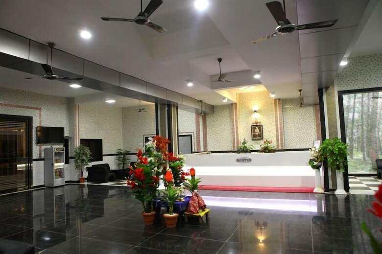 Hotel Shri Saibaba Satsang Mandal