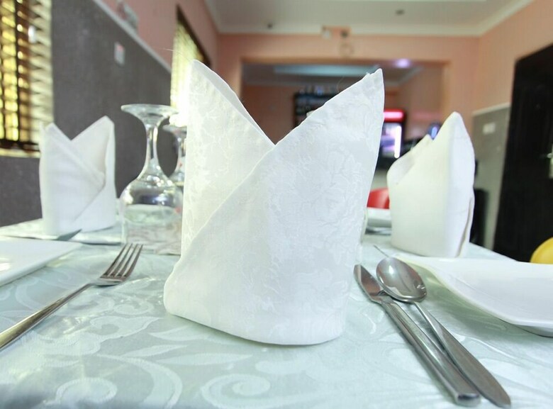 Hotel Esado Conference Centre And Suites