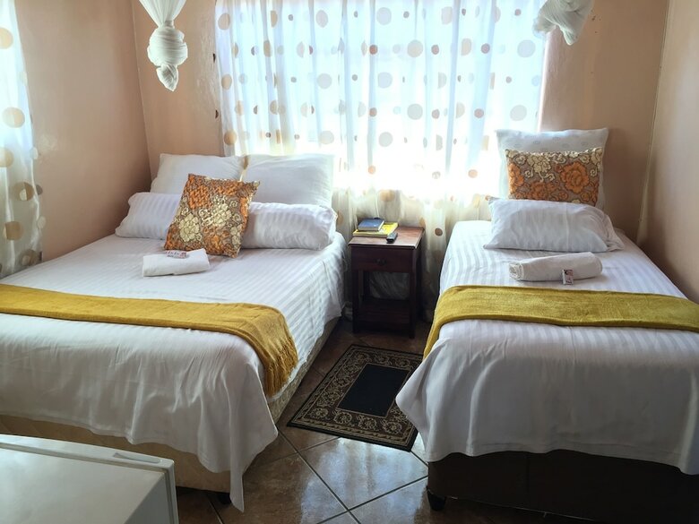 Posada Woodlands Lodge & Tours