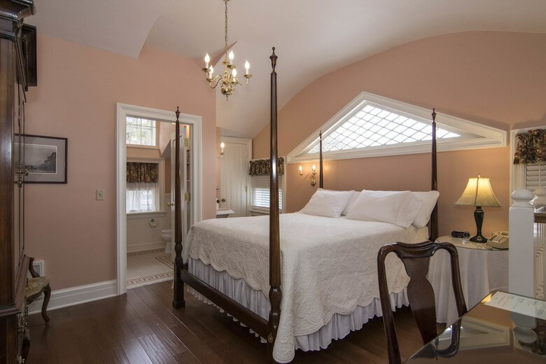 Bed & Breakfast The Rochester Inn, A Historic Hotel